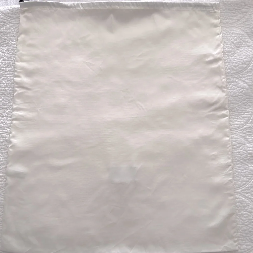 GUCCI LARGE WHITE DUST BAG AUTHENTIC - Picture 3 of 3